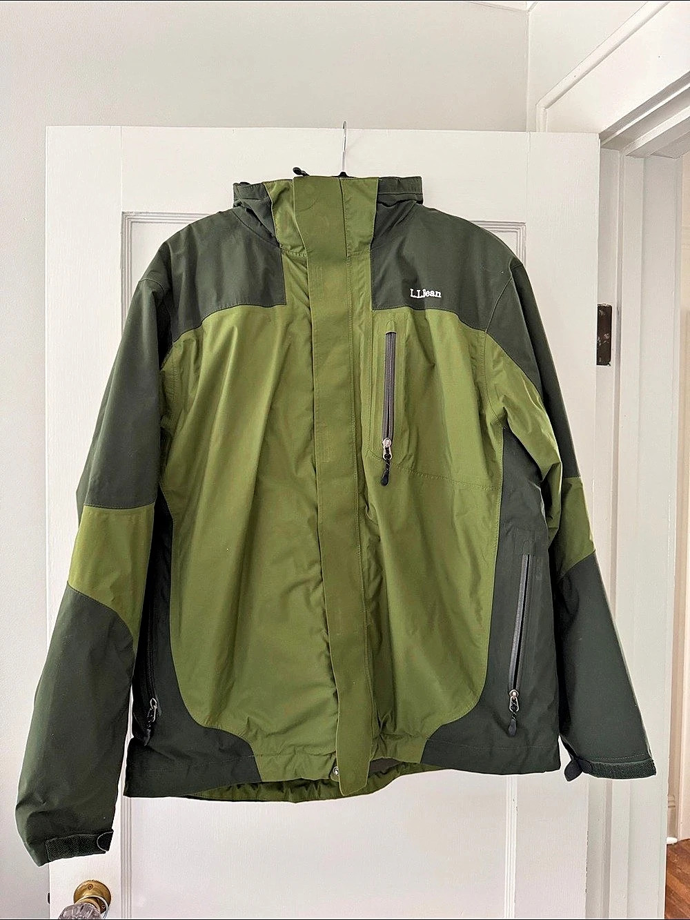 L.L.Bean Men's Color Block Performance Jacket in Green Like New